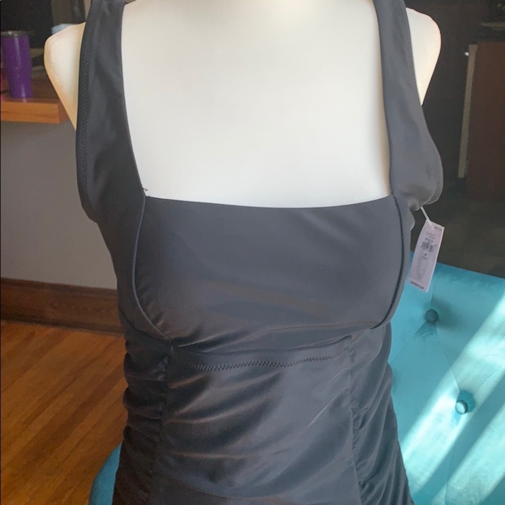 NWT•OLD NAVY•ONE PIECE SWIMSUIT - Picture 4 of 6